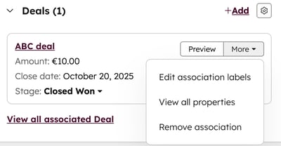 Interface do HubSpot mostrando opções para visualizar, editar rótulos de associação ou remover um registro associado.