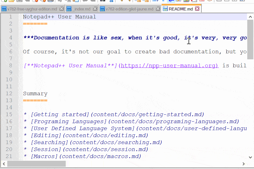 best html editor: An example of a split-screen view in code editing.