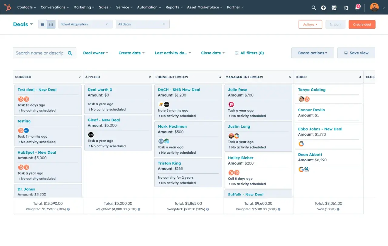 crm features: HubSpot drag-and-drop CRM