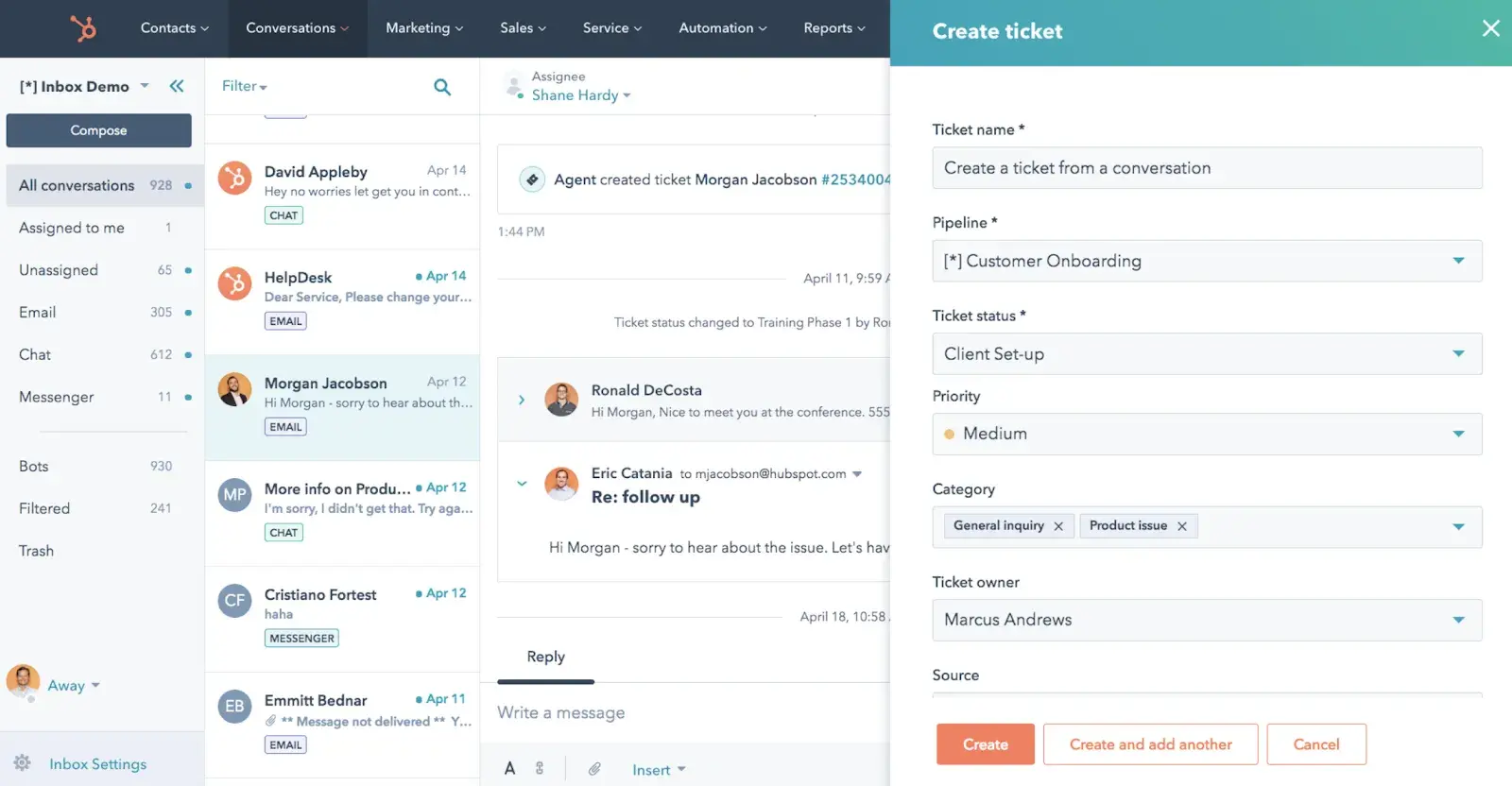 customer experience dashboard example: HubSpot’s Help Desk & Ticketing Software